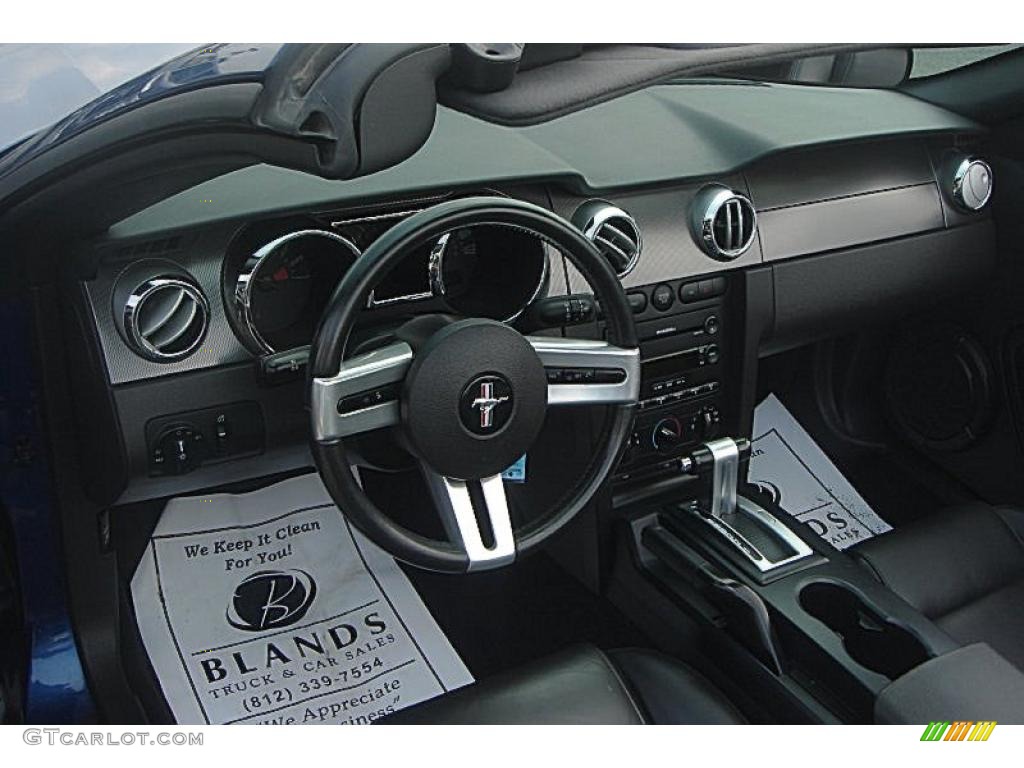 2006 Mustang V6 Premium Convertible - Vista Blue Metallic / Dark Charcoal photo #19