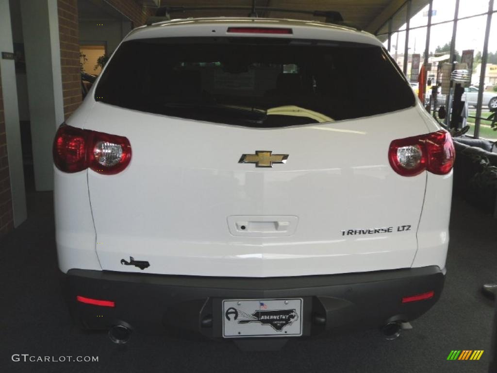 2010 Traverse LTZ - Summit White / Light Gray photo #2