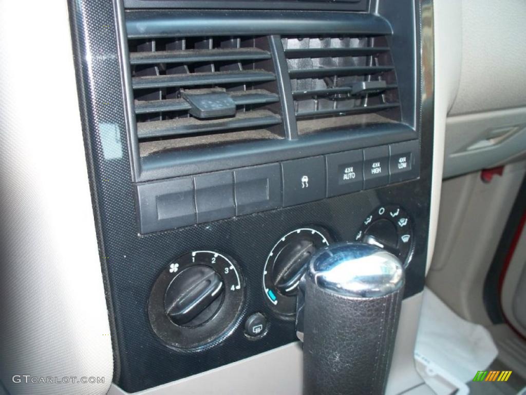 2007 Explorer XLT 4x4 - Redfire Metallic / Camel photo #10