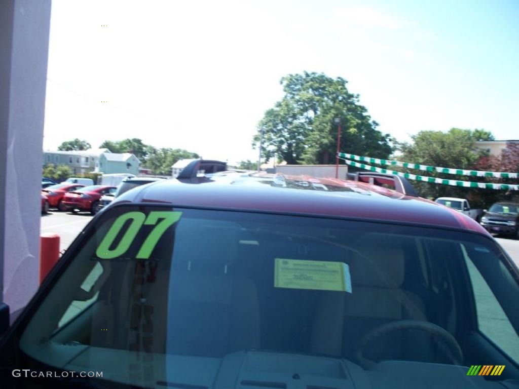 2007 Explorer XLT 4x4 - Redfire Metallic / Camel photo #32