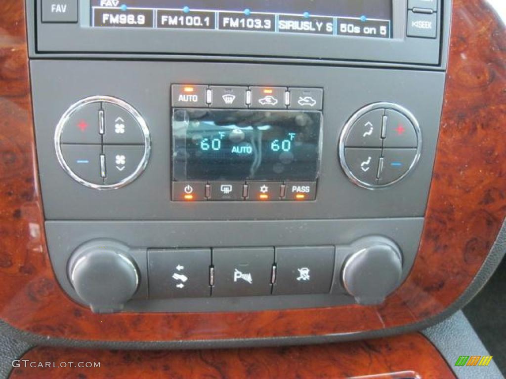 2010 Avalanche LTZ - White Diamond Tricoat / Ebony photo #12