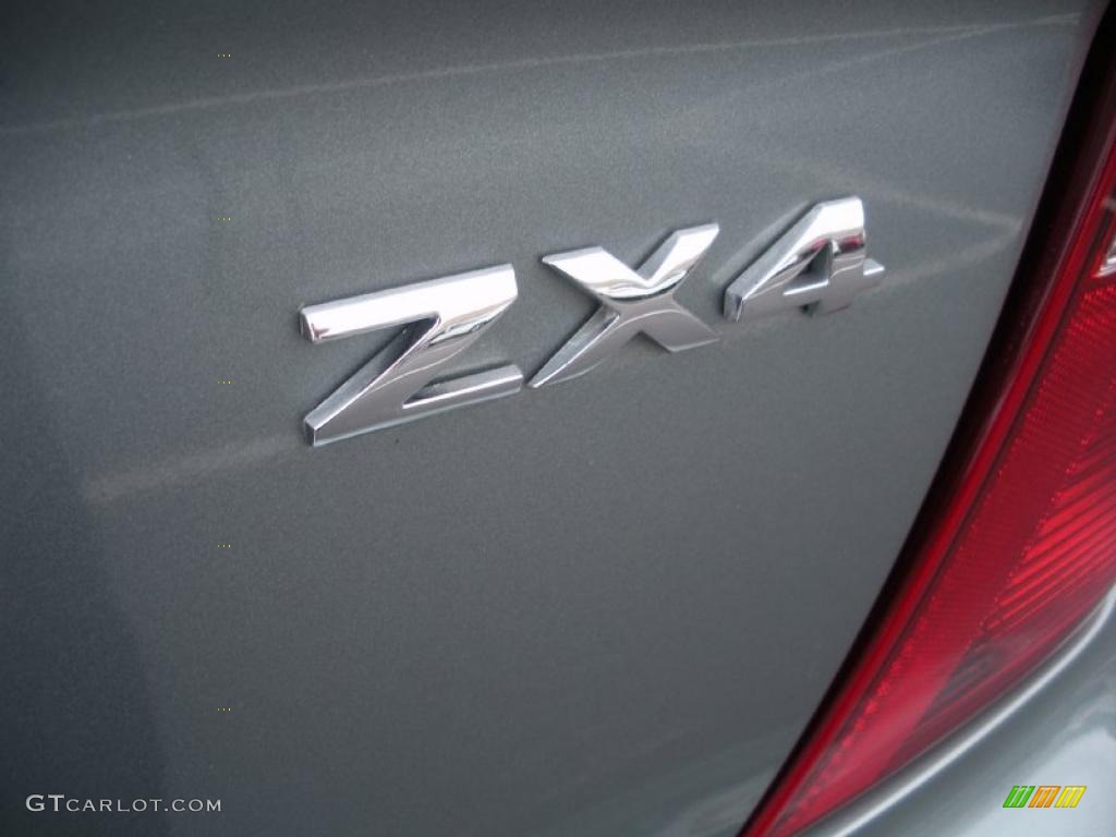 2005 Focus ZX4 SE Sedan - Light Tundra Metallic / Dark Pebble/Light Pebble photo #7