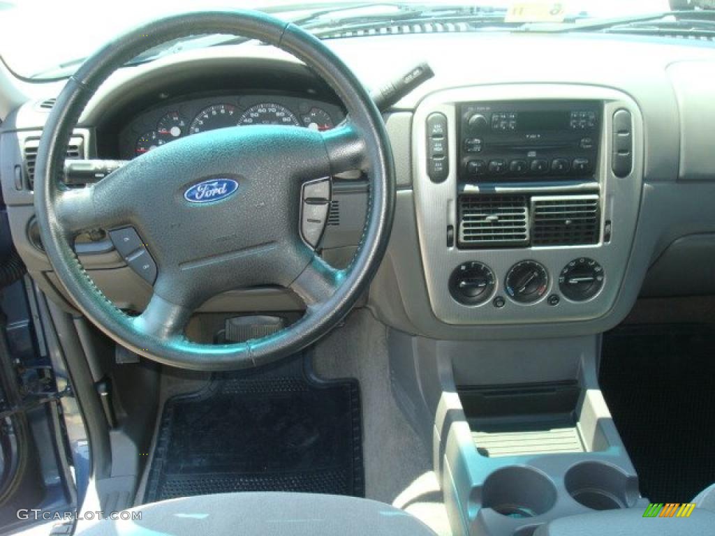2004 Explorer XLT 4x4 - Medium Wedgewood Blue Metallic / Graphite photo #13