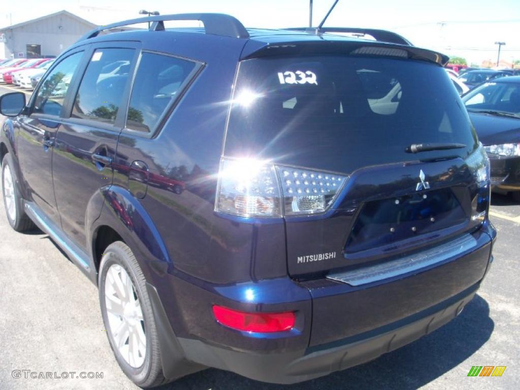 2010 Outlander SE 4WD - Cosmic Blue Metallic / Black photo #11