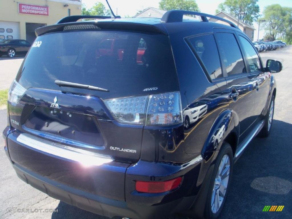 2010 Outlander SE 4WD - Cosmic Blue Metallic / Black photo #13