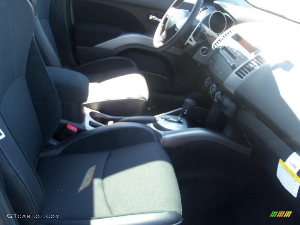 2010 Outlander SE 4WD - Cosmic Blue Metallic / Black photo #26