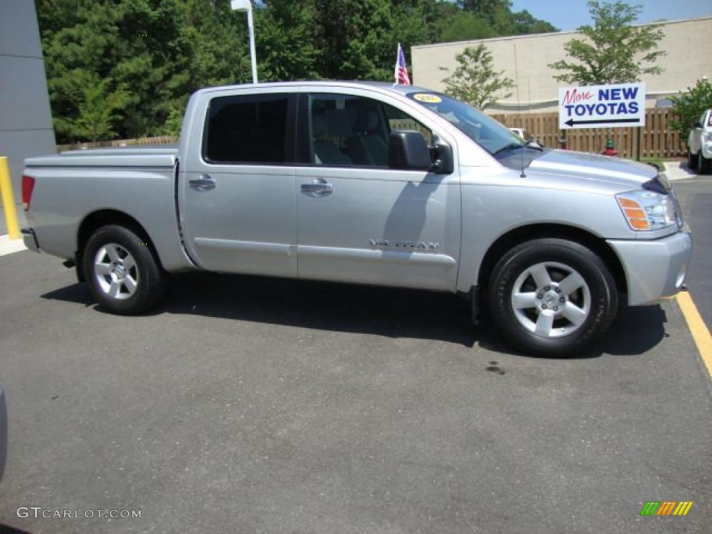 2007 Titan SE Crew Cab - Radiant Silver / Steel Gray photo #6