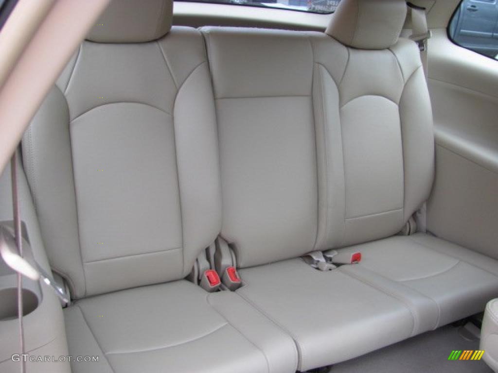 2007 Outlook XR AWD - Red Jewel / Tan photo #15