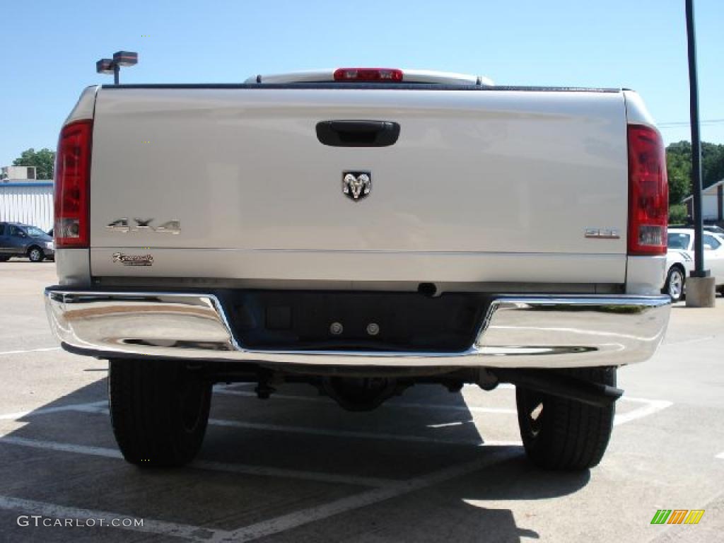 2005 Ram 1500 SLT Quad Cab 4x4 - Bright Silver Metallic / Dark Slate Gray photo #4