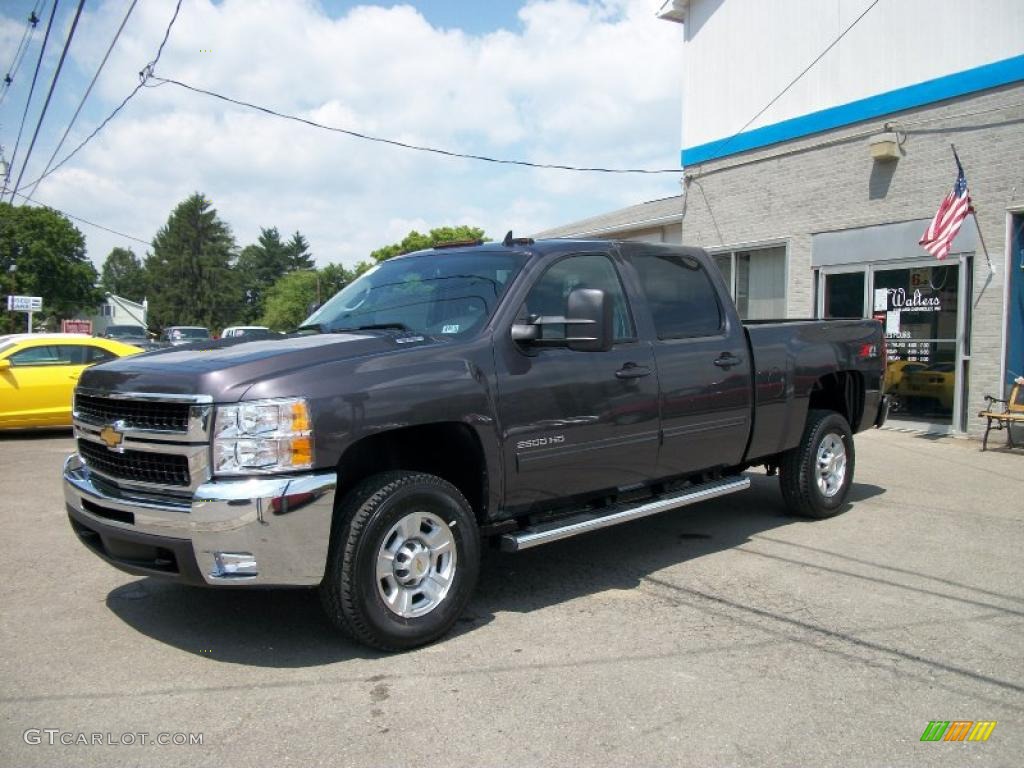 2010 Silverado 2500HD LTZ Crew Cab 4x4 - Taupe Gray Metallic / Ebony photo #3