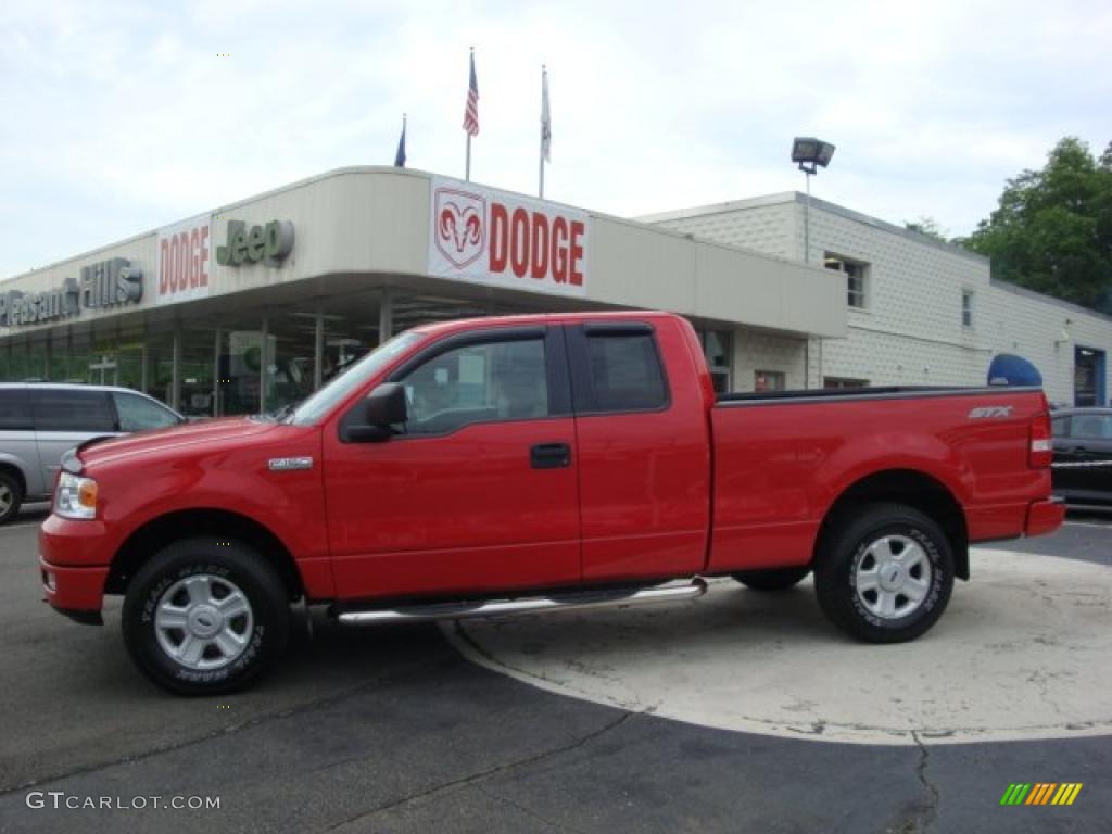 2005 F150 STX SuperCab 4x4 - Bright Red / Medium Flint Grey photo #1