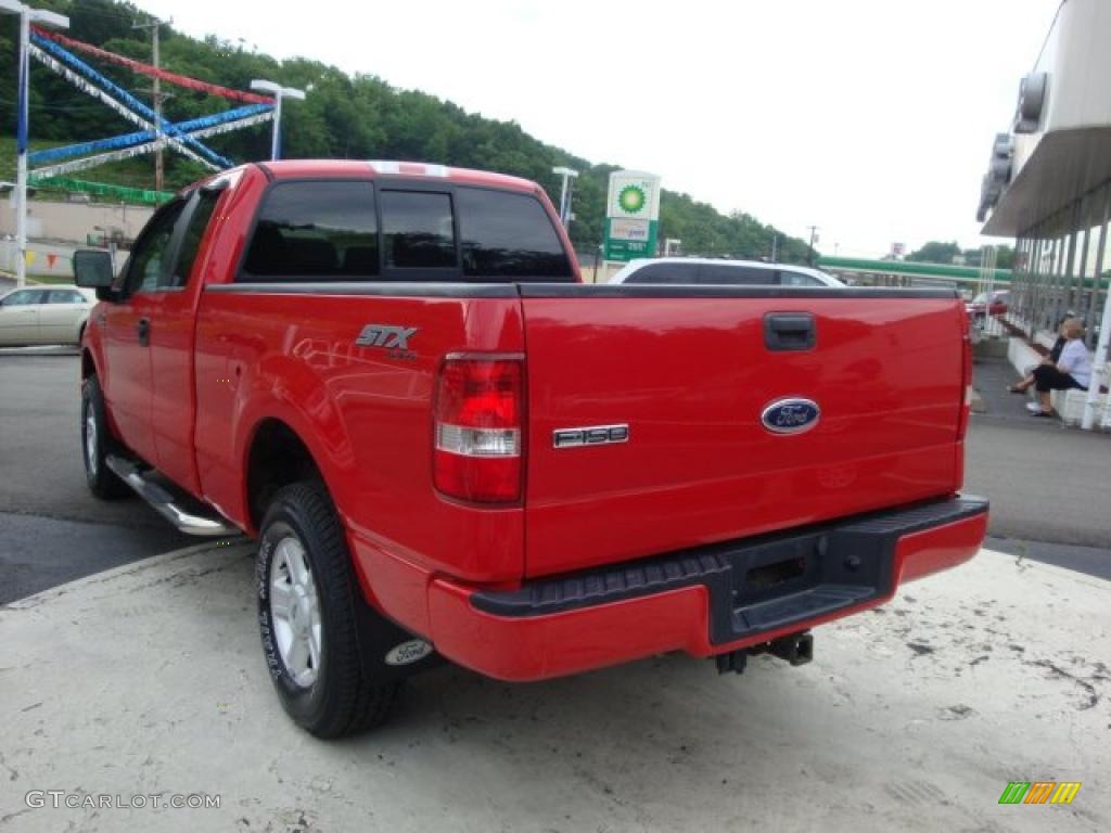 2005 F150 STX SuperCab 4x4 - Bright Red / Medium Flint Grey photo #2