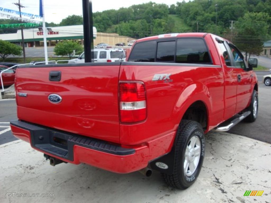 2005 F150 STX SuperCab 4x4 - Bright Red / Medium Flint Grey photo #4