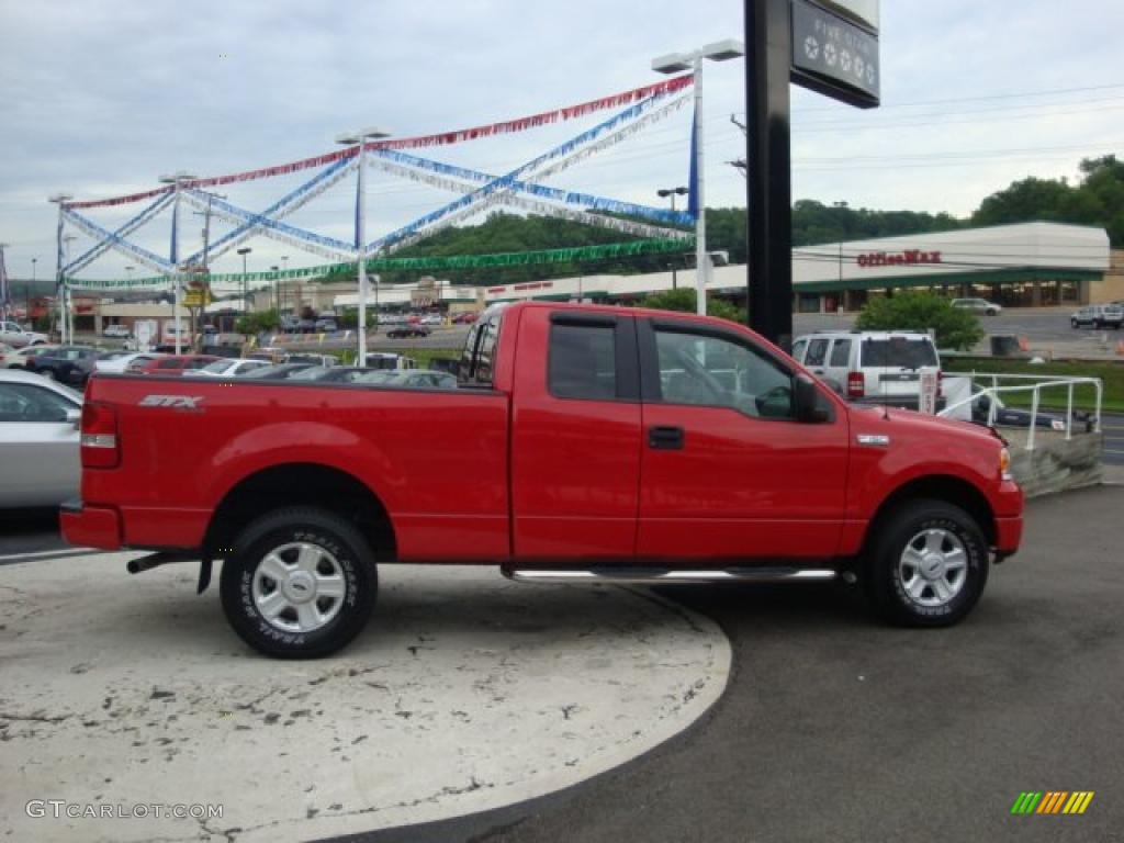 2005 F150 STX SuperCab 4x4 - Bright Red / Medium Flint Grey photo #5