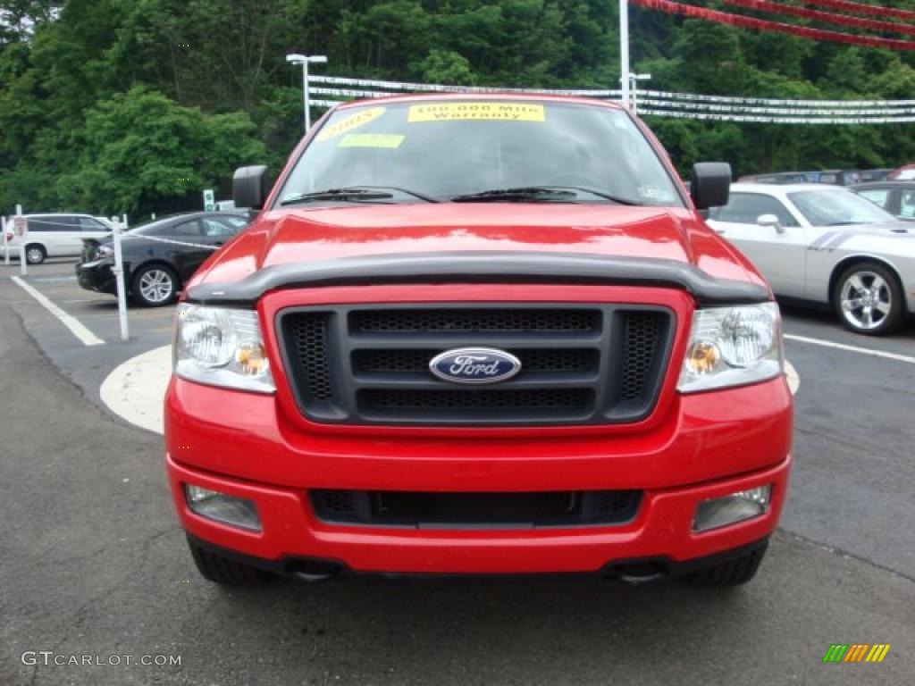 2005 F150 STX SuperCab 4x4 - Bright Red / Medium Flint Grey photo #7