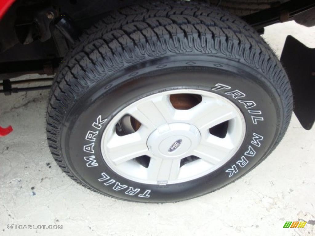 2005 F150 STX SuperCab 4x4 - Bright Red / Medium Flint Grey photo #10