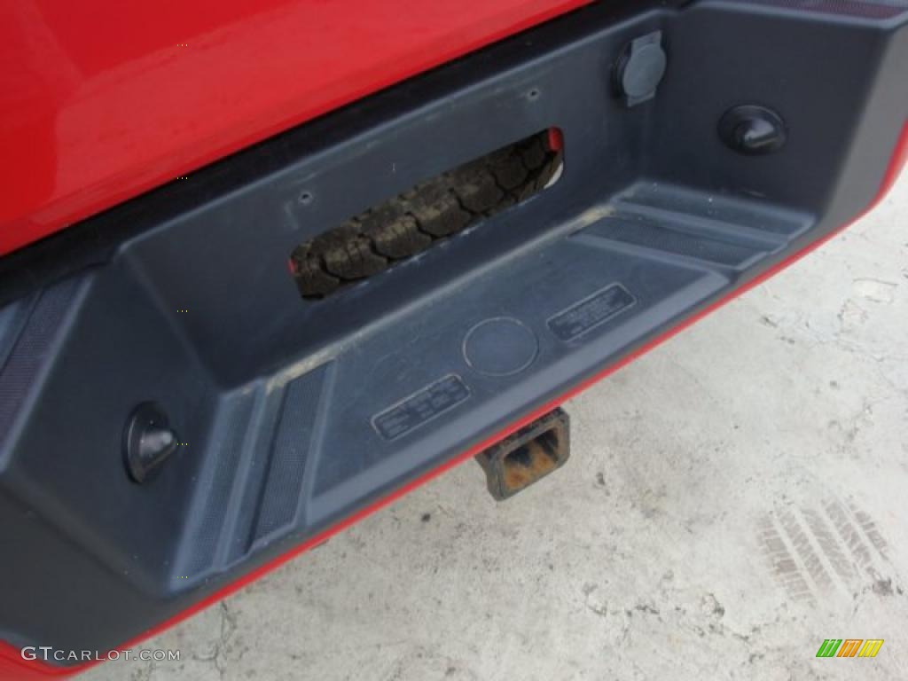2005 F150 STX SuperCab 4x4 - Bright Red / Medium Flint Grey photo #11