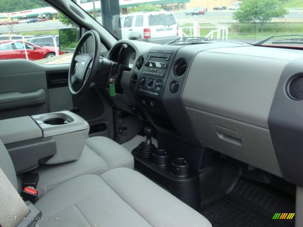 2005 F150 STX SuperCab 4x4 - Bright Red / Medium Flint Grey photo #16