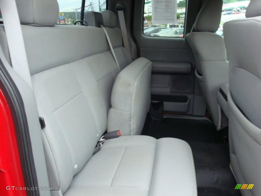 2005 F150 STX SuperCab 4x4 - Bright Red / Medium Flint Grey photo #18