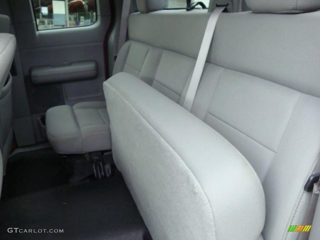 2005 F150 STX SuperCab 4x4 - Bright Red / Medium Flint Grey photo #20