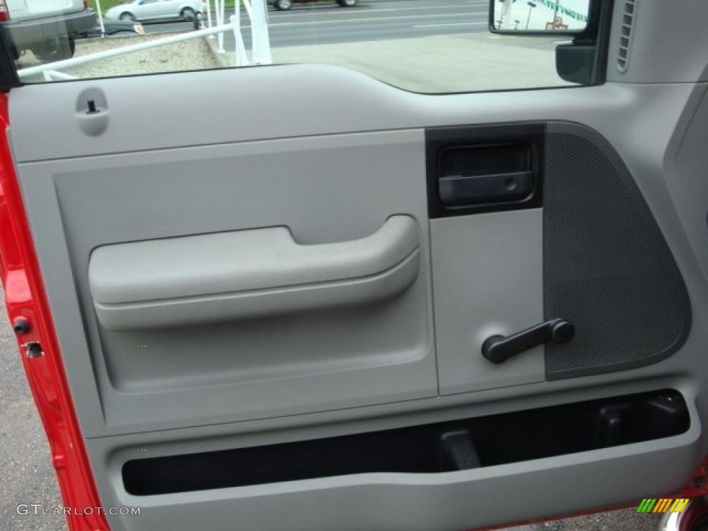 2005 F150 STX SuperCab 4x4 - Bright Red / Medium Flint Grey photo #22