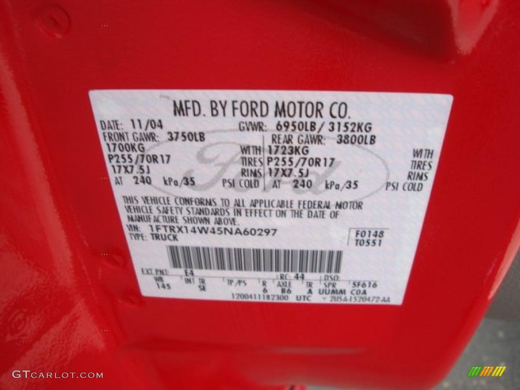 2005 F150 STX SuperCab 4x4 - Bright Red / Medium Flint Grey photo #24