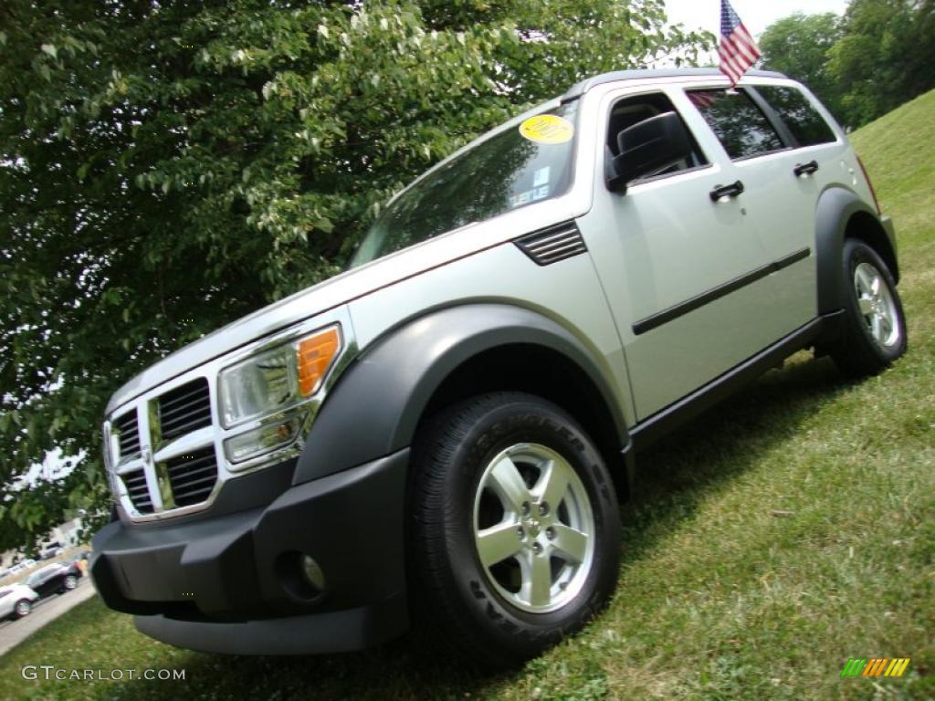 2007 Nitro SXT 4x4 - Bright Silver Metallic / Dark Slate Gray/Light Slate Gray photo #1