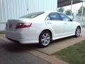 Super White - Camry SE Photo No. 16