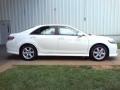 Super White - Camry SE Photo No. 17