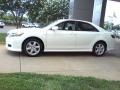 Super White - Camry SE Photo No. 18
