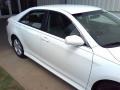 Super White - Camry SE Photo No. 21