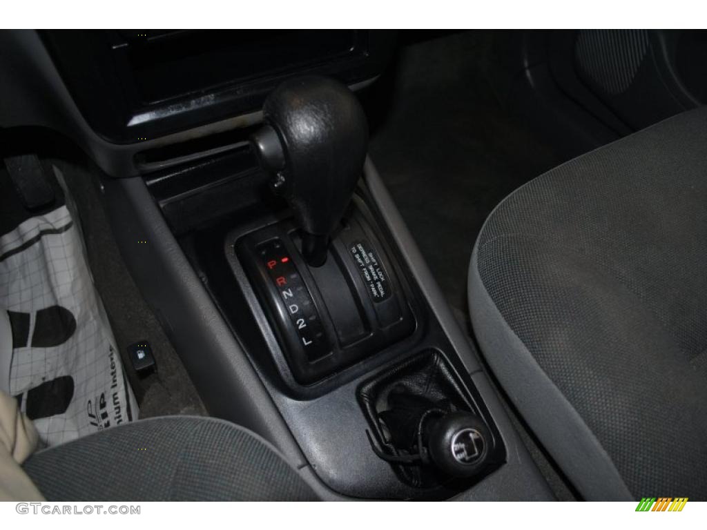 2002 Sportage 4x4 - Pepper Red / Gray photo #36