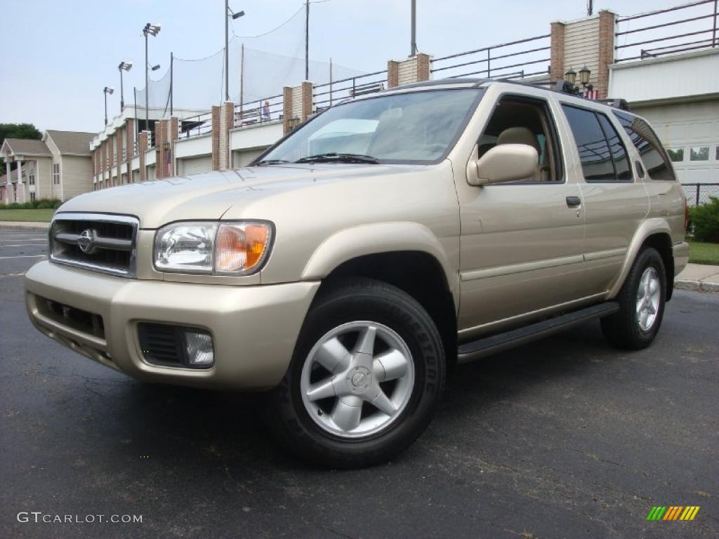 2001 Pathfinder LE 4x4 - Sahara Beige Metallic / Beige photo #1