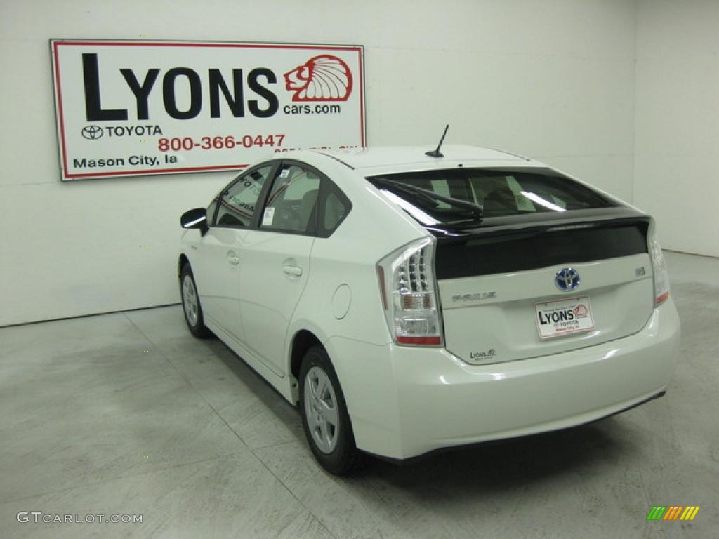 2010 Prius Hybrid II - Blizzard White Pearl / Bisque photo #16