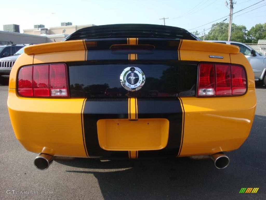 2007 Mustang V6 Deluxe Coupe - Grabber Orange / Dark Charcoal photo #5