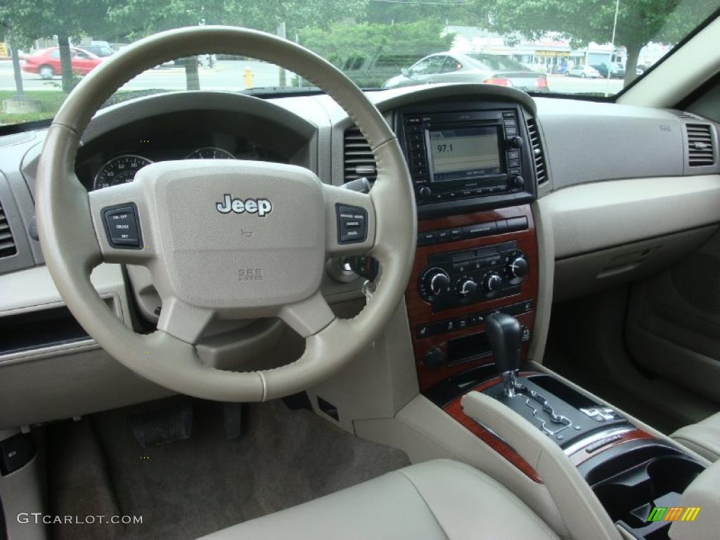 2006 Grand Cherokee Limited 4x4 - Dark Khaki Pearl / Dark Khaki/Light Graystone photo #12