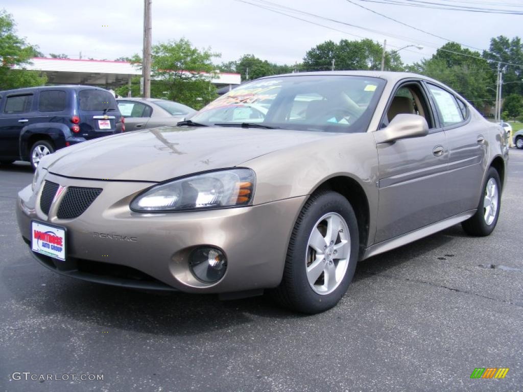 2007 Grand Prix Sedan - Bronzestone Metallic / Cashmere photo #1