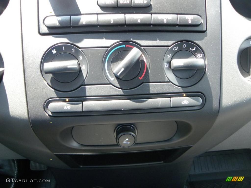2005 F150 XLT SuperCab 4x4 - Oxford White / Medium Flint/Dark Flint Grey photo #22
