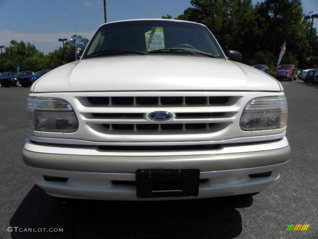 1998 Explorer Limited 4x4 - Oxford White / Medium Prairie Tan photo #7