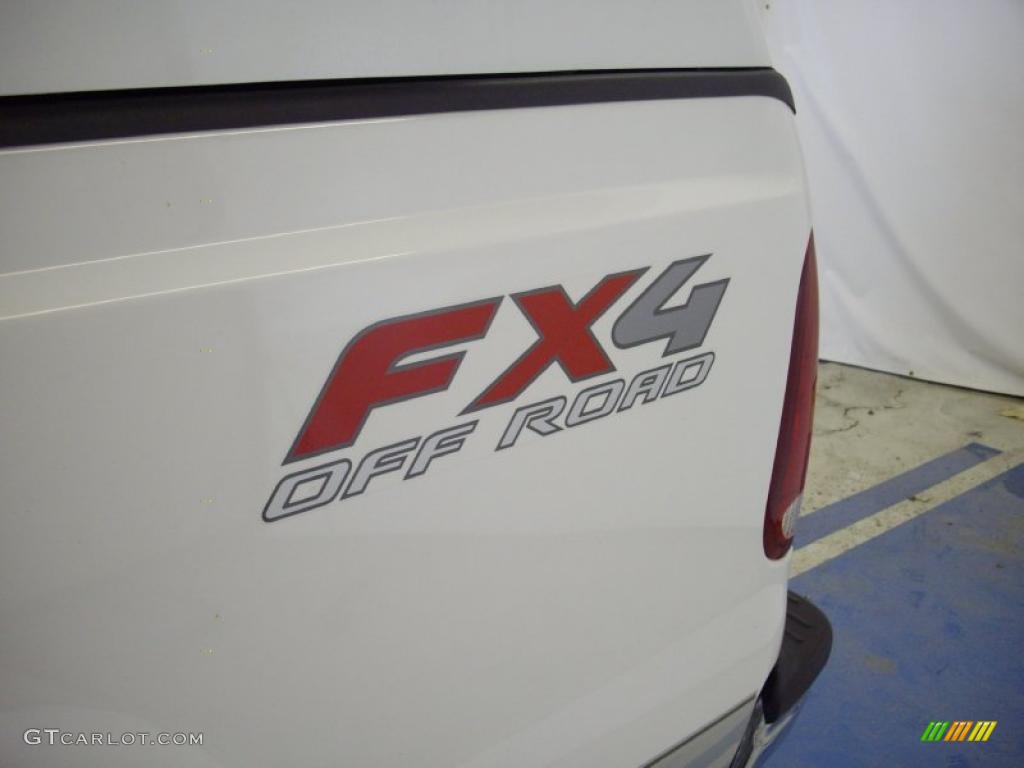 2005 F350 Super Duty FX4 Crew Cab 4x4 - Oxford White / Medium Flint photo #6