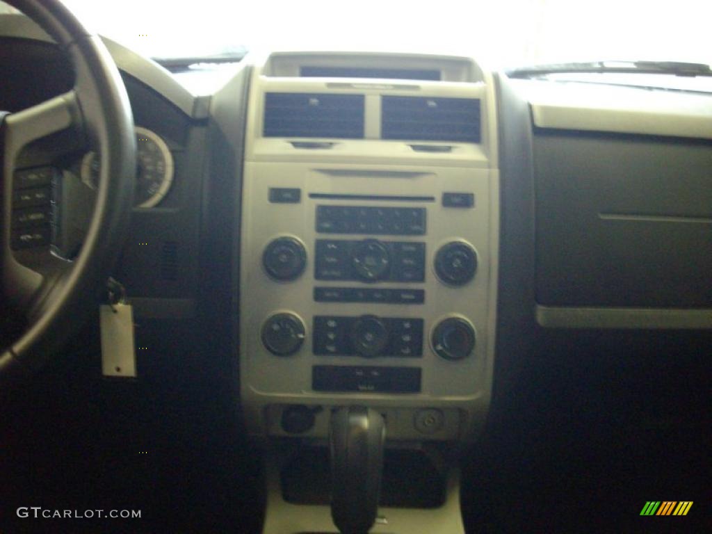 2009 Escape XLT 4WD - Black / Charcoal photo #9