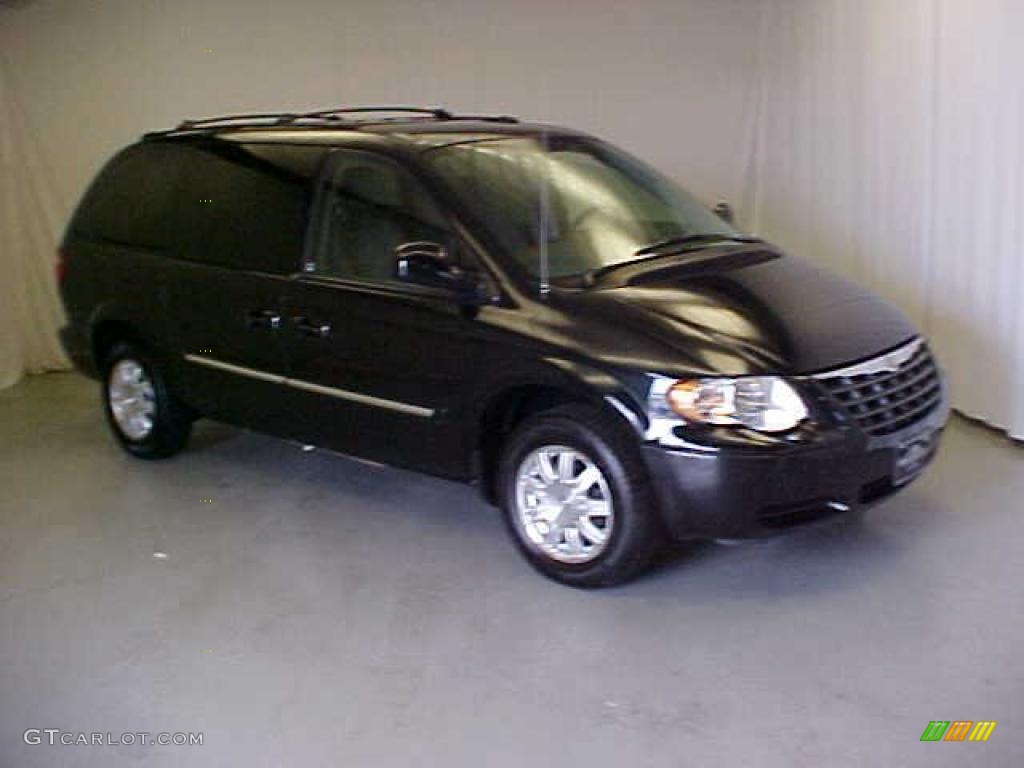 2005 Town & Country Touring - Brilliant Black / Medium Slate Gray photo #1