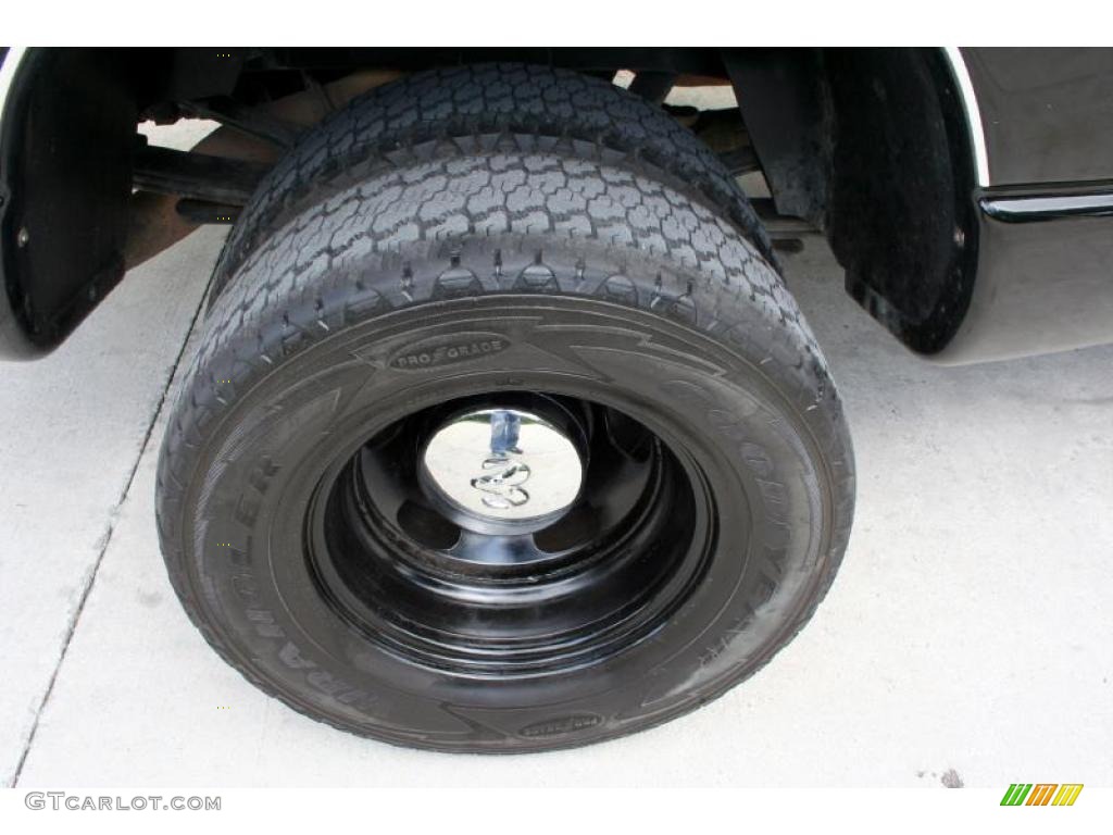 2005 Ram 3500 Laramie Quad Cab 4x4 Dually - Black / Dark Slate Gray photo #32