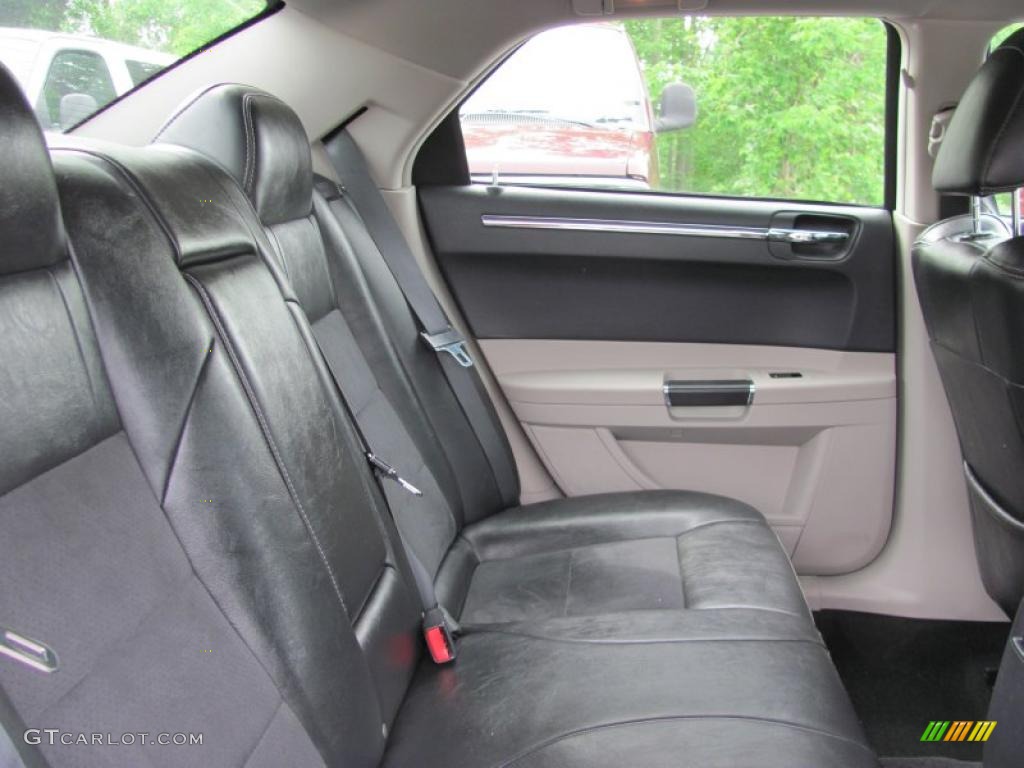 Dark Slate Gray/Light Graystone Interior 2007 Chrysler 300 C SRT Design Photo #31443284