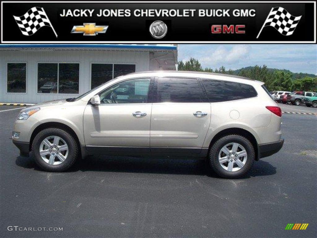 Gold Mist Metallic Chevrolet Traverse