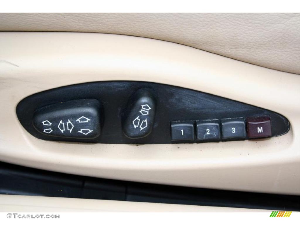 2001 3 Series 325i Convertible - Jet Black / Sand photo #87