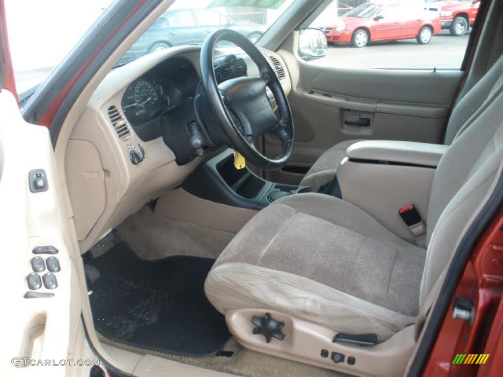 2001 Explorer XLT 4x4 - Toreador Red Metallic / Medium Prairie Tan photo #2