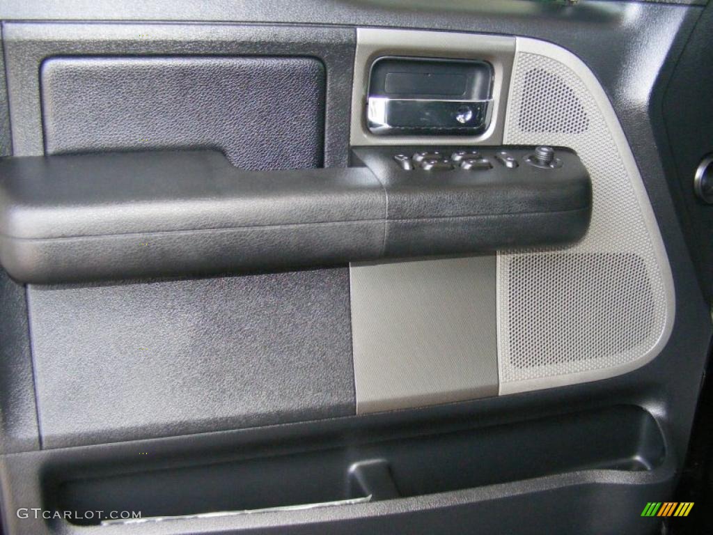 2006 F150 XLT SuperCrew 4x4 - Black / Medium/Dark Flint photo #30