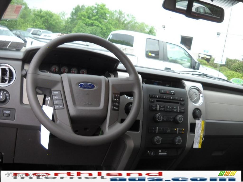 2010 F150 XLT SuperCrew 4x4 - Red Candy Metallic / Medium Stone photo #14