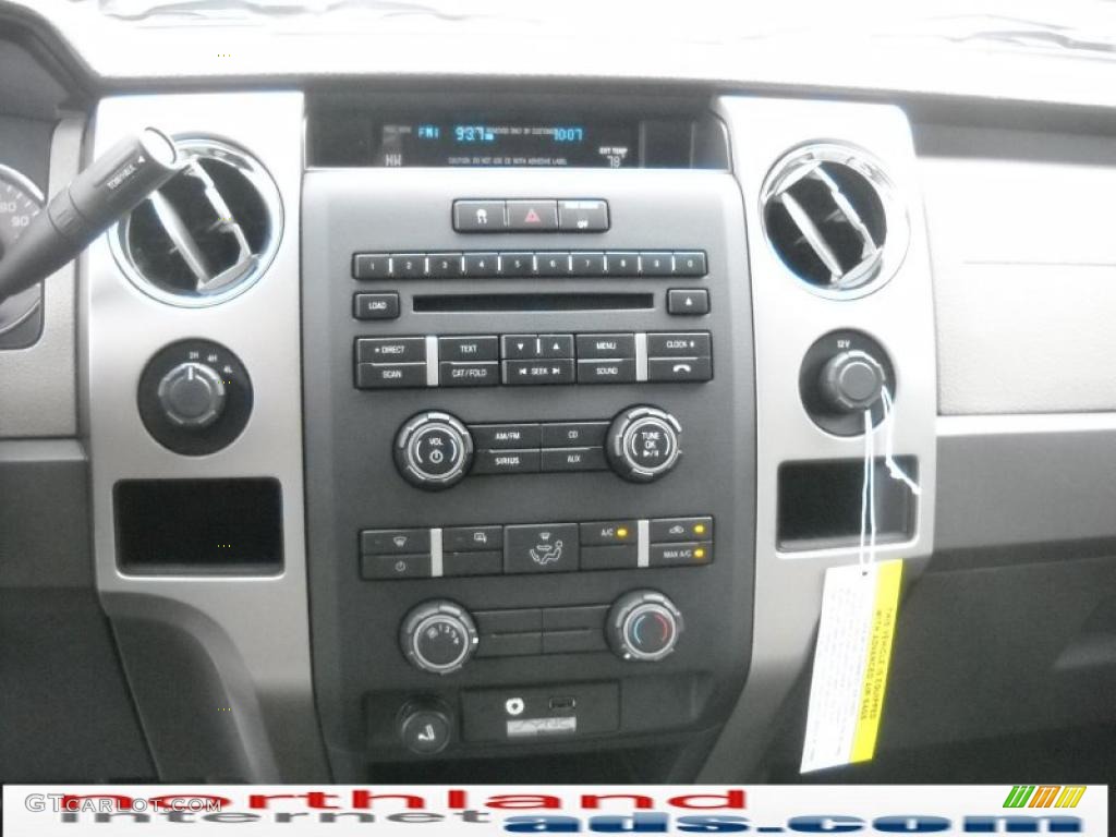 2010 F150 XLT SuperCrew 4x4 - Dark Blue Pearl Metallic / Medium Stone photo #17